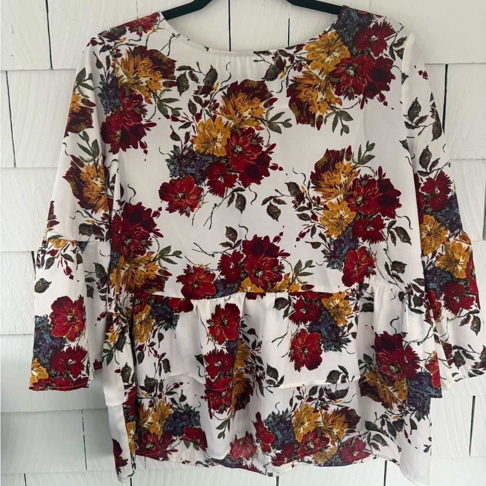 Time and Tru- Floral 3/4 sleeve tiered/ruffle blouse-size L NWT